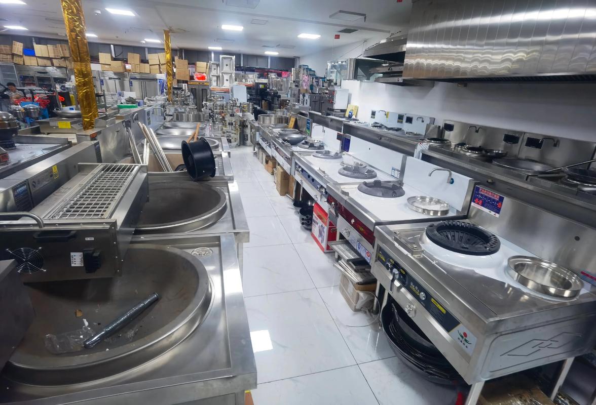 不休息 酒店后堂厨具#酒店厨具设备 #酒店厨具用品
